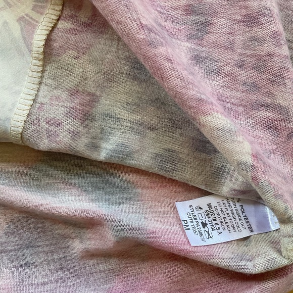 New Directions Floral Blouse, Size Medium - Picture 6 of 6